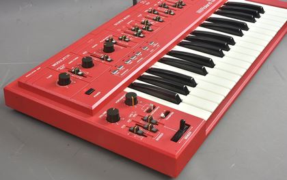 Roland-Red SH-101